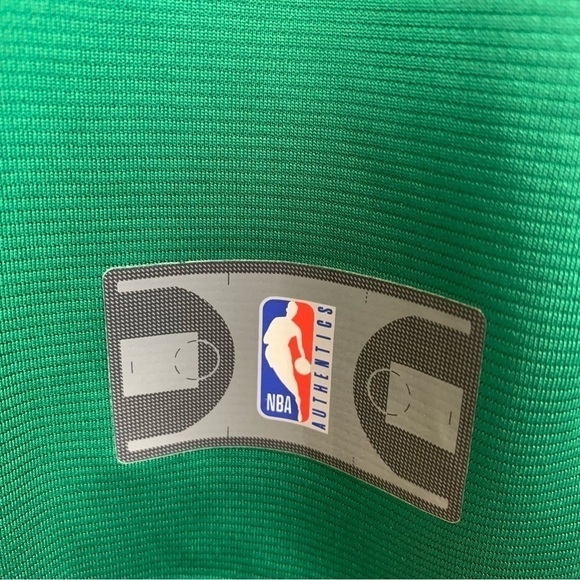 Fanatics Kyrie Irving Boston Celtics #11 V-Neck Tee NBA Jersey Women's  S - Picture 4 of 7